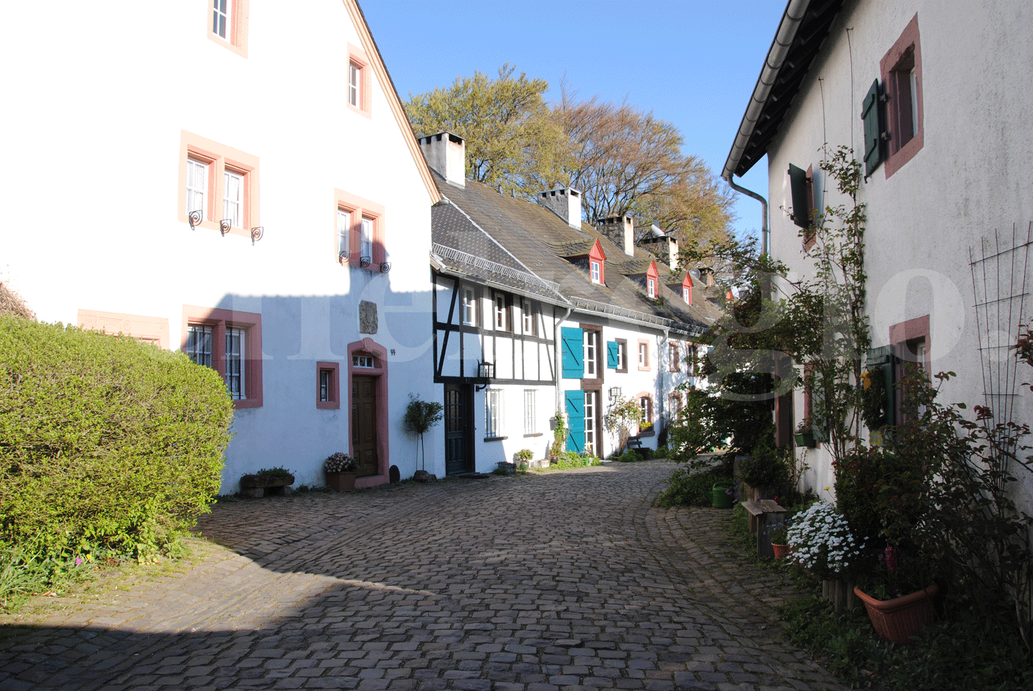 Kronenburg_Dorf13.png