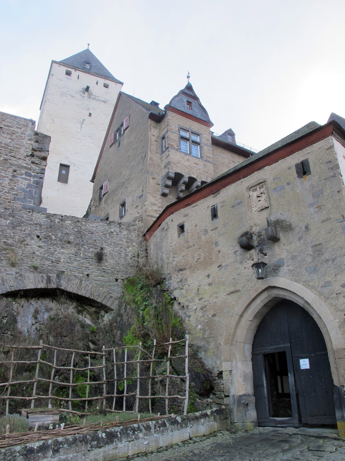 Schloss_Buerresheim1.jpg
